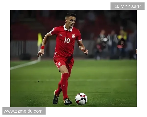 足球明星直播拆卡视频揭秘球员私藏珍贵卡片的背后故事与趣闻