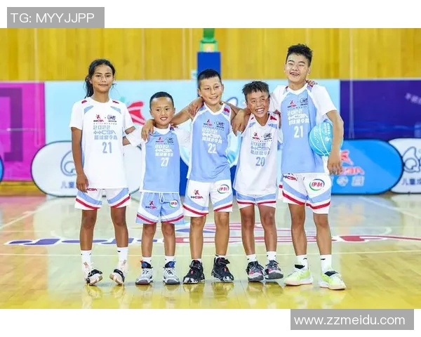 篮球明星热心公益赠送球鞋助力青少年梦想成长